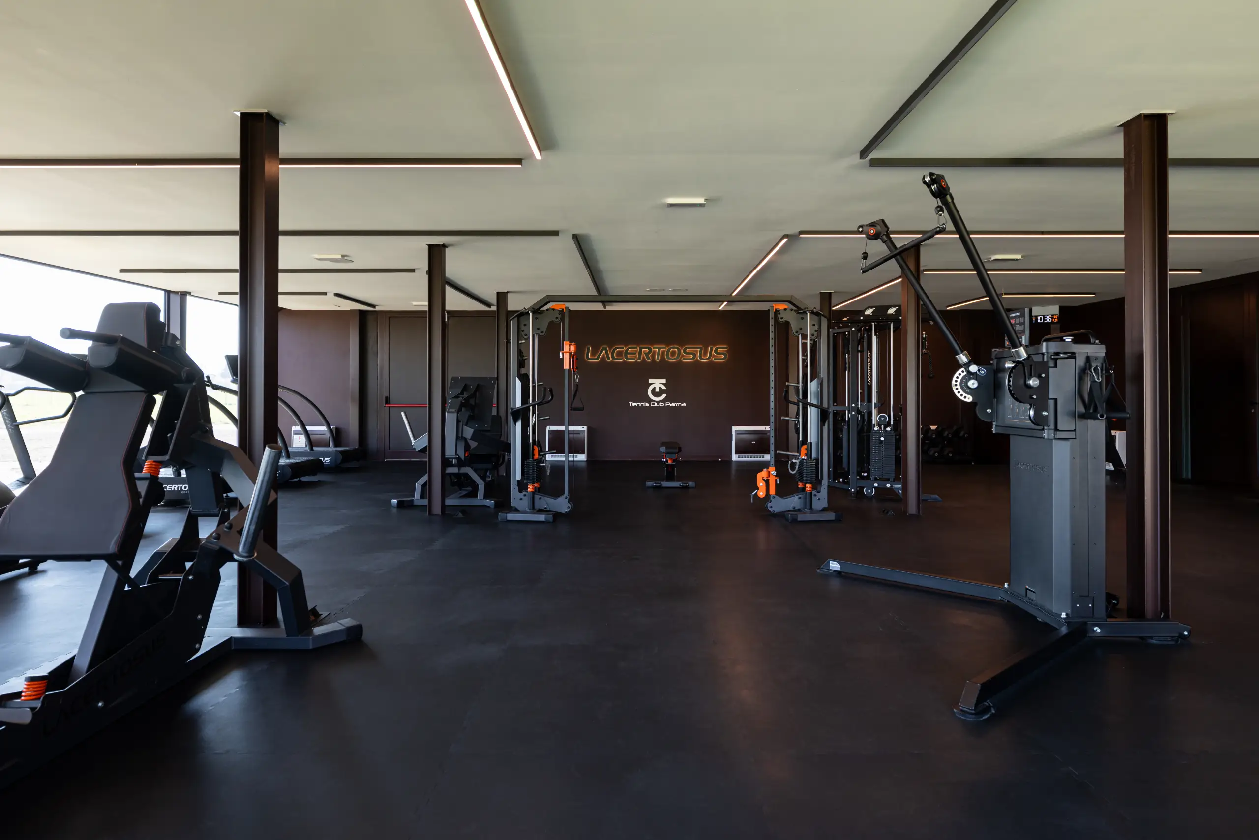 Sala pesi di un centro sportivo Lacertosus